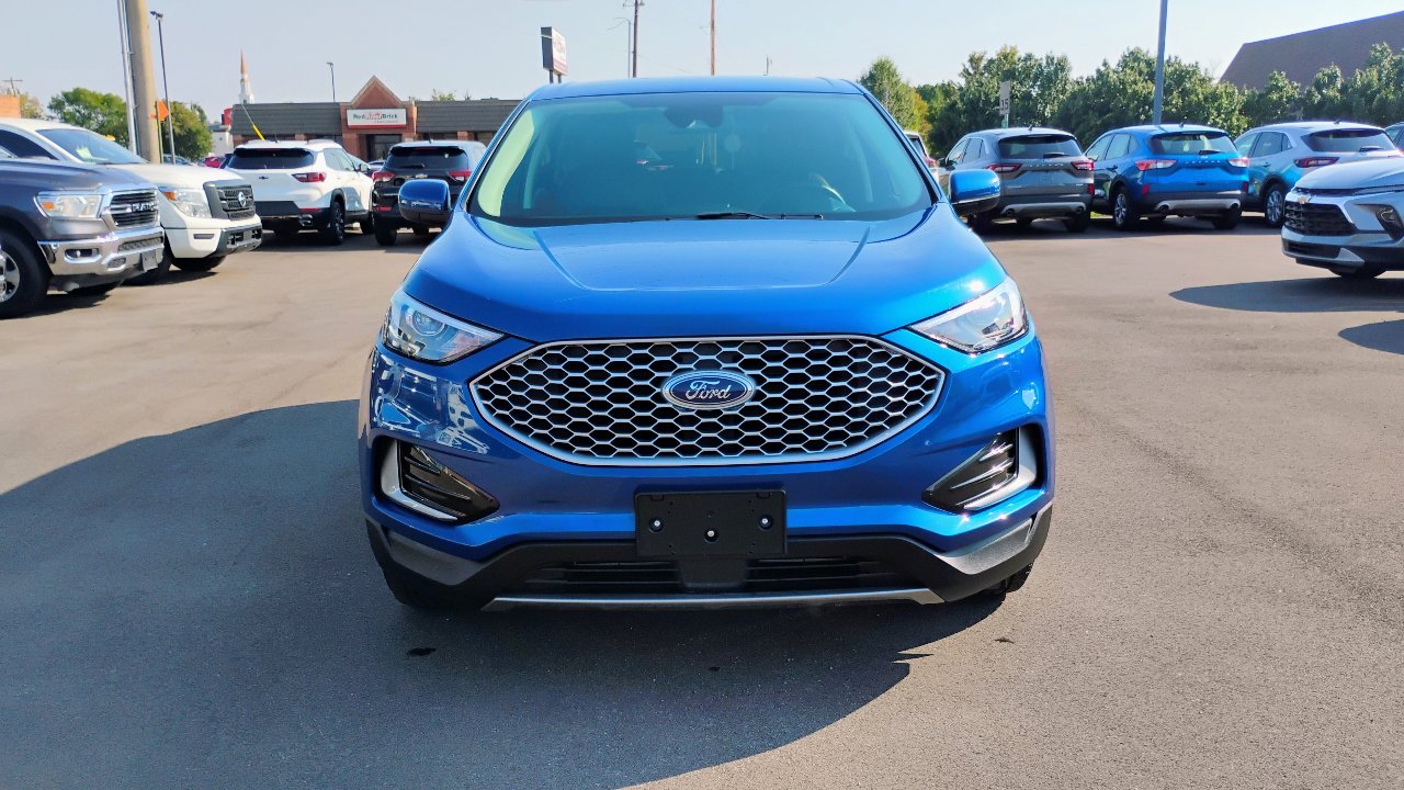 Used 2024 Ford Edge SEL image 2