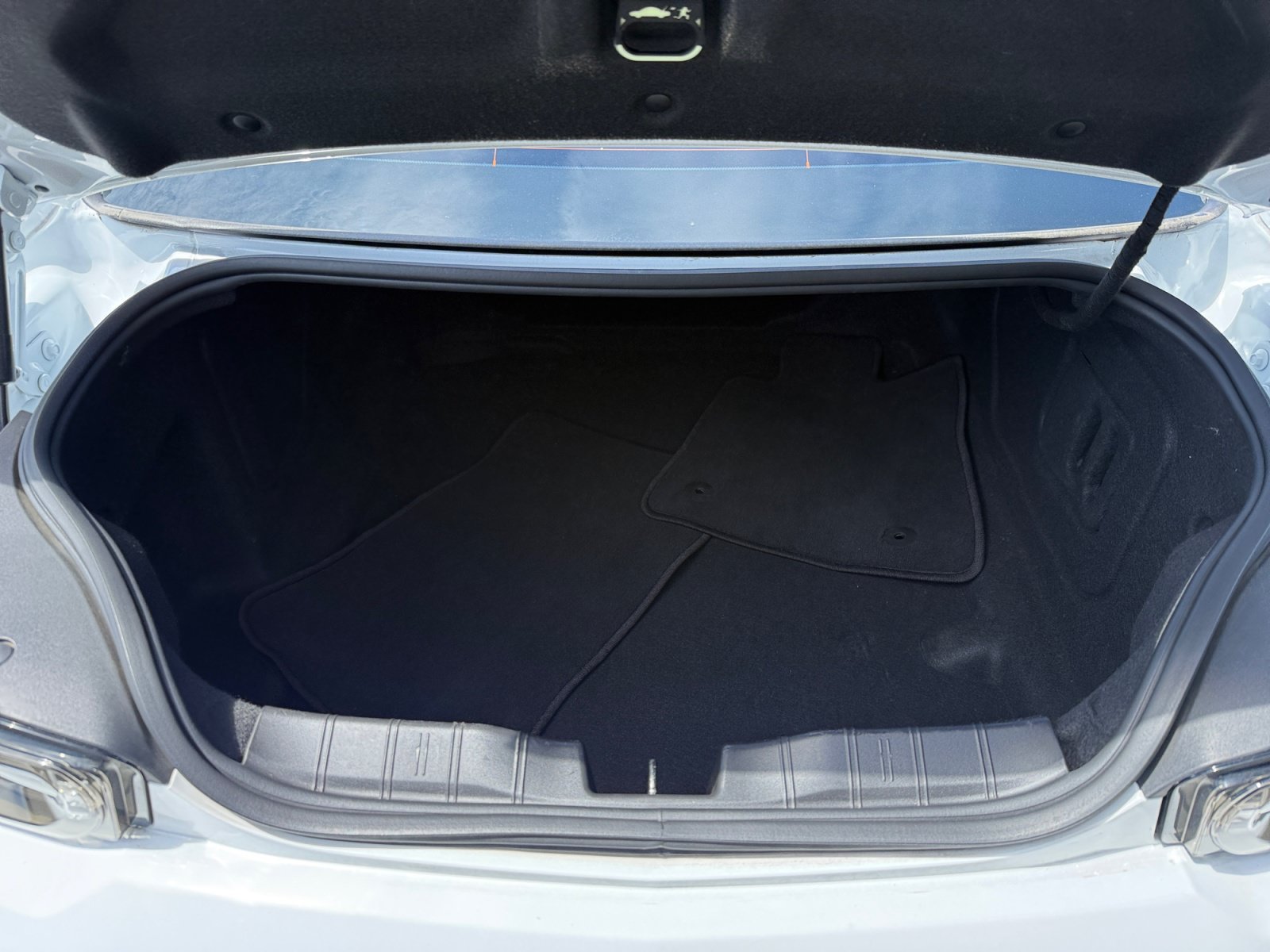 Used 2019 Chevrolet Camaro SS RWD image 17