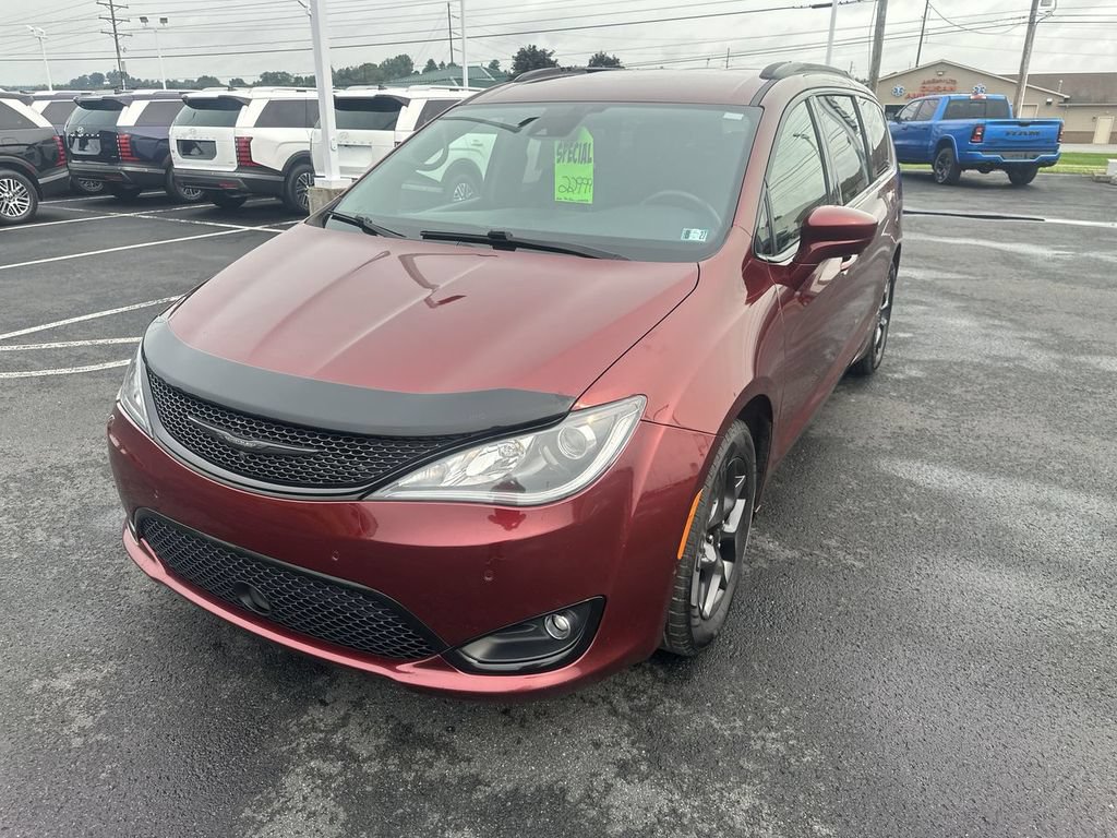 Used 2020 Chrysler Pacifica Touring-L Plus w/ Advanced Safetytec Group FWD image 4