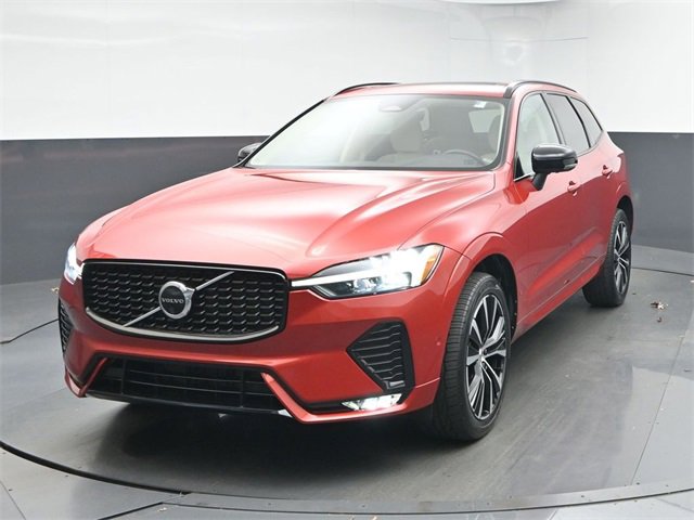Used 2023 Volvo XC60 B5 Plus w/ Protection Package Premier image 3