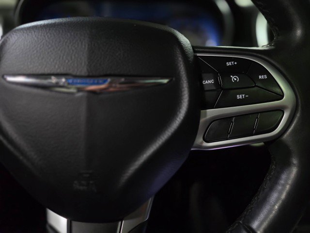 Used 2017 Chrysler 300 Limited w/ Value Package image 21