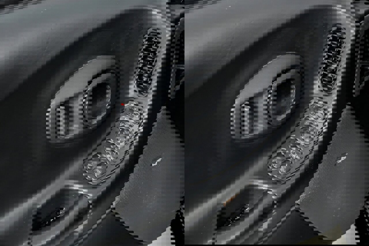 Used 2003 Chevrolet Corvette Z06 w/ Memory Package, 3 Drivers image 18