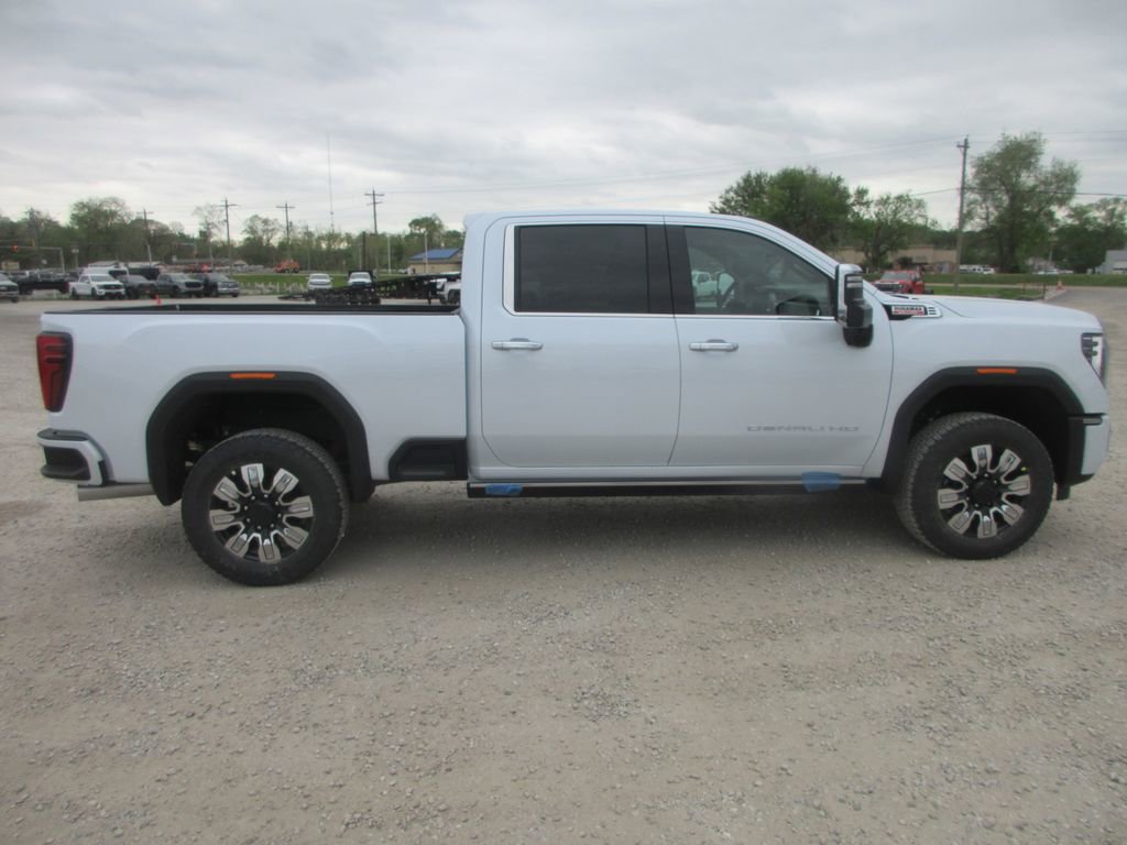 New 2026 GMC Sierra 2500 Denali w/ Denali Reserve Package image 3
