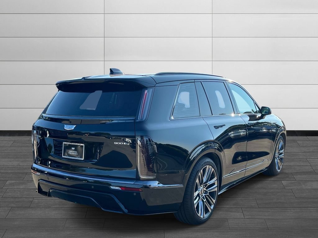 Certified 2026 Cadillac Vistiq Platinum w/ LPO, Floor Liner Package AWD/4WD image 5