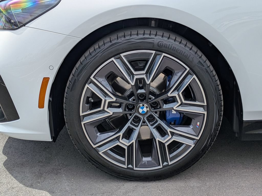 Certified 2026 BMW 530i w/ M Sport Package RWD image 27