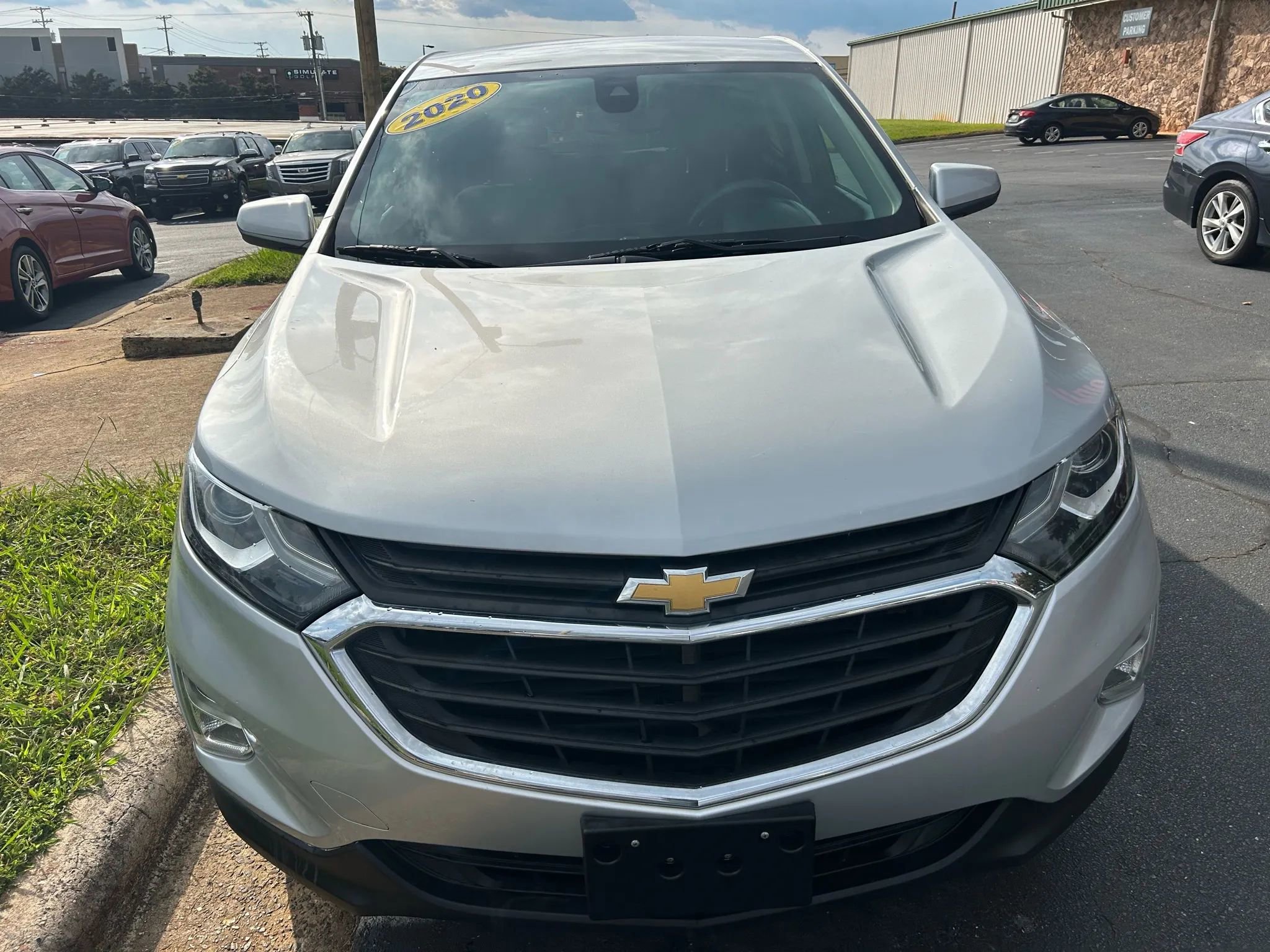 Used 2020 Chevrolet Equinox LT image 2