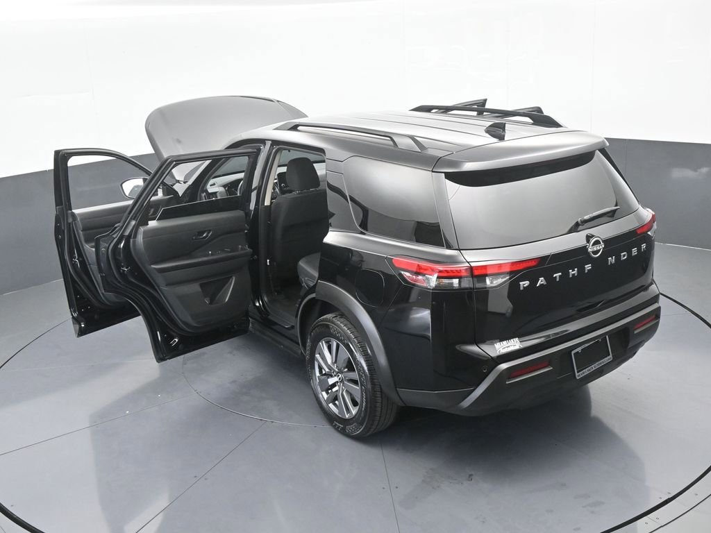 Used 2025 Nissan Pathfinder SV image 69