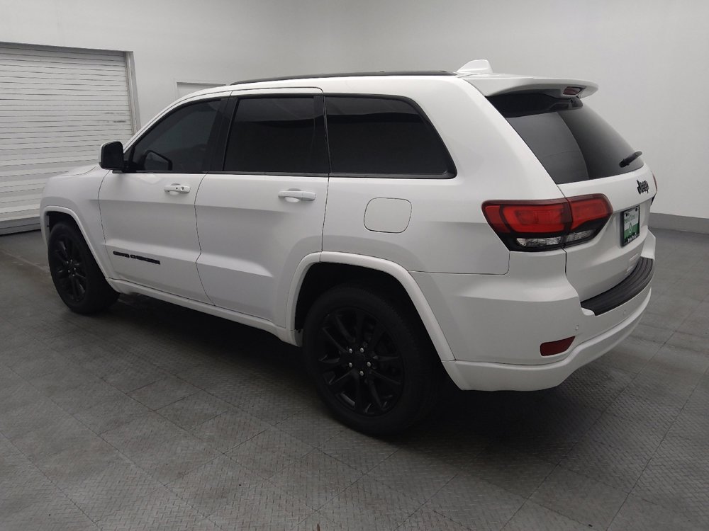 Used 2018 Jeep Grand Cherokee Altitude image 3