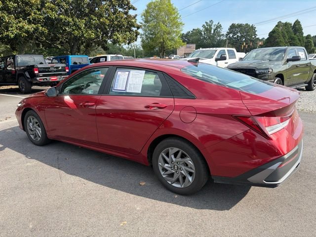 Used 2024 Hyundai Elantra SEL FWD image 6