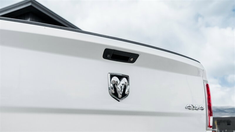 Used 2018 RAM 3500 Laramie w/ Cold Weather Group AWD/4WD image 16