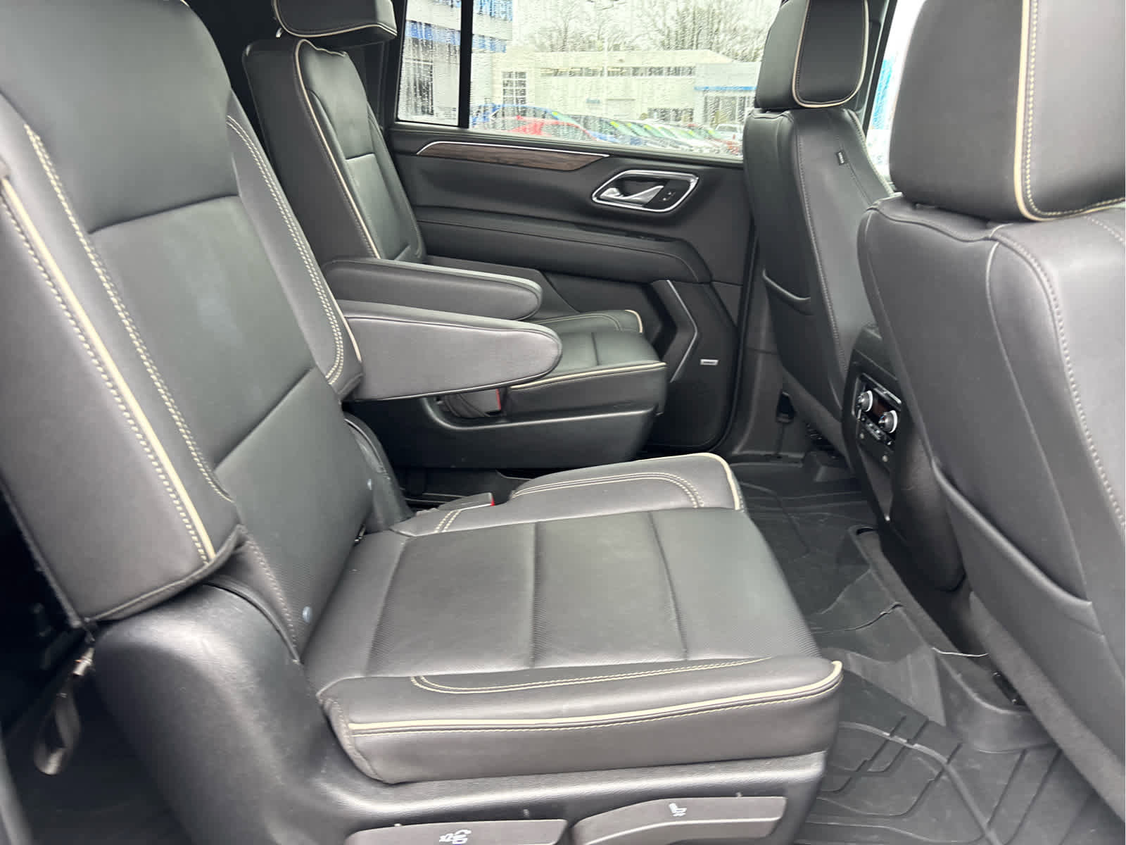 Certified 2023 Chevrolet Suburban Premier image 36