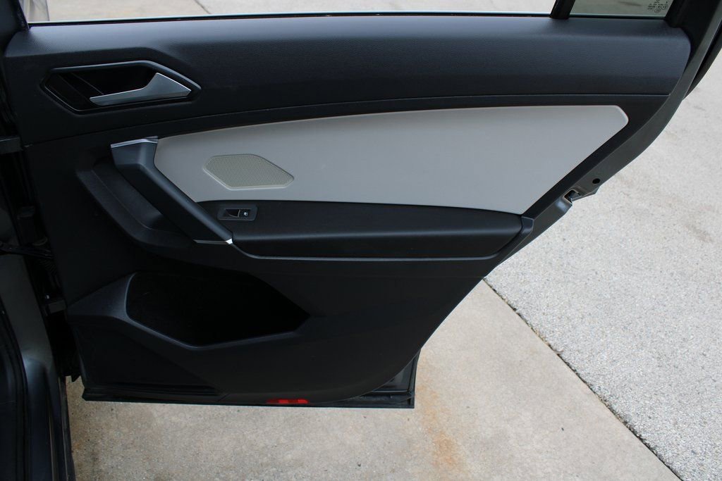 Used 2018 Volkswagen Tiguan SEL image 23
