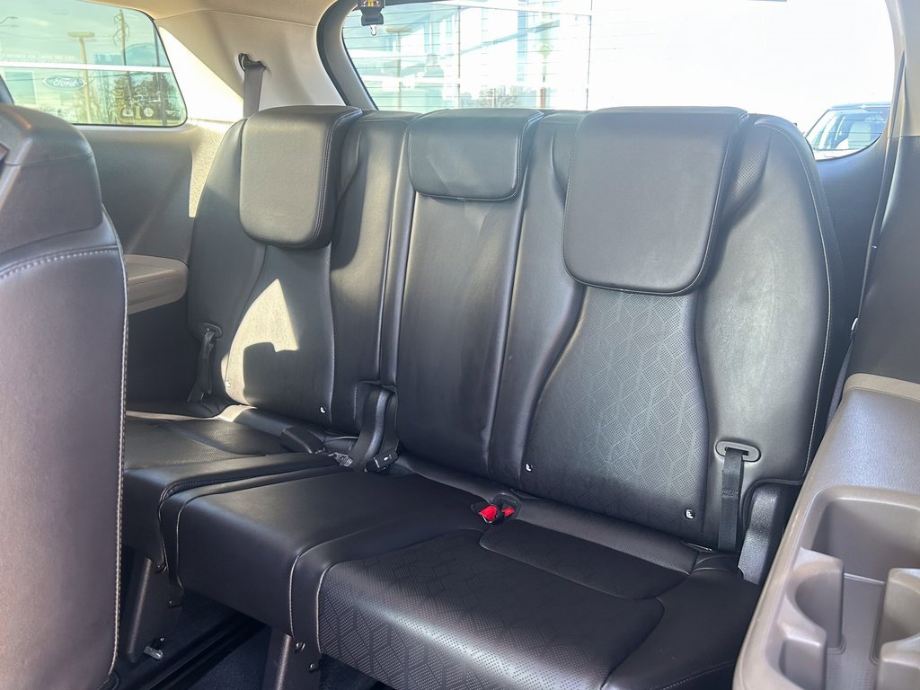 Used 2025 Kia Carnival image 14