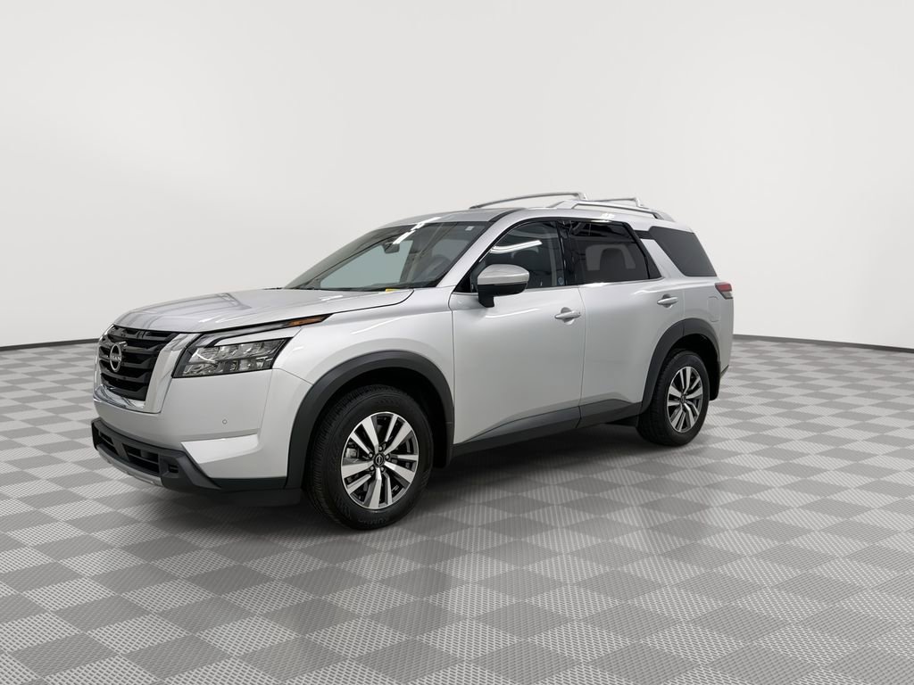 Certified 2025 Nissan Pathfinder SL w/ Cargo Package AWD/4WD image 6