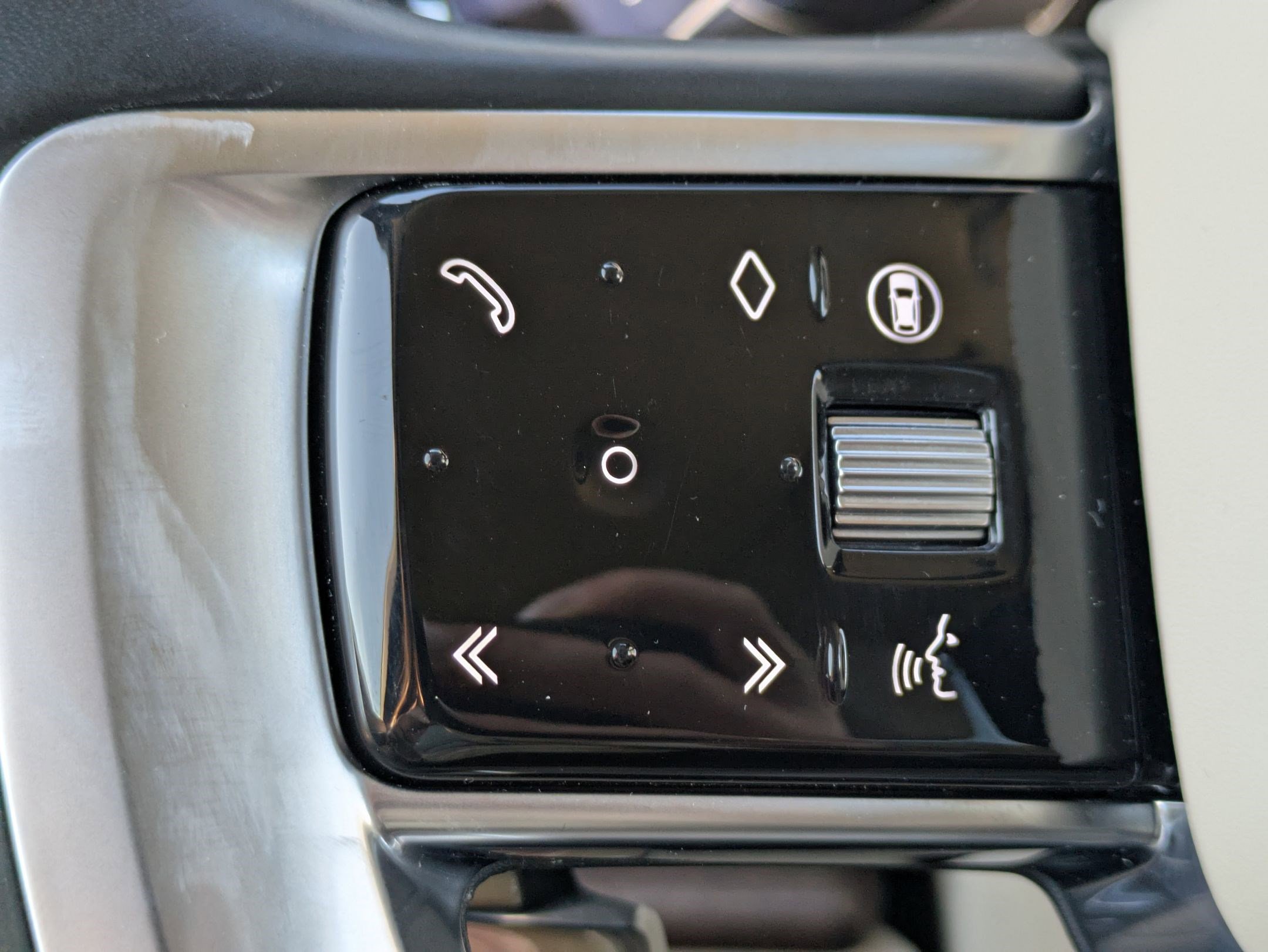 Certified 2024 Land Rover Range Rover SE image 16