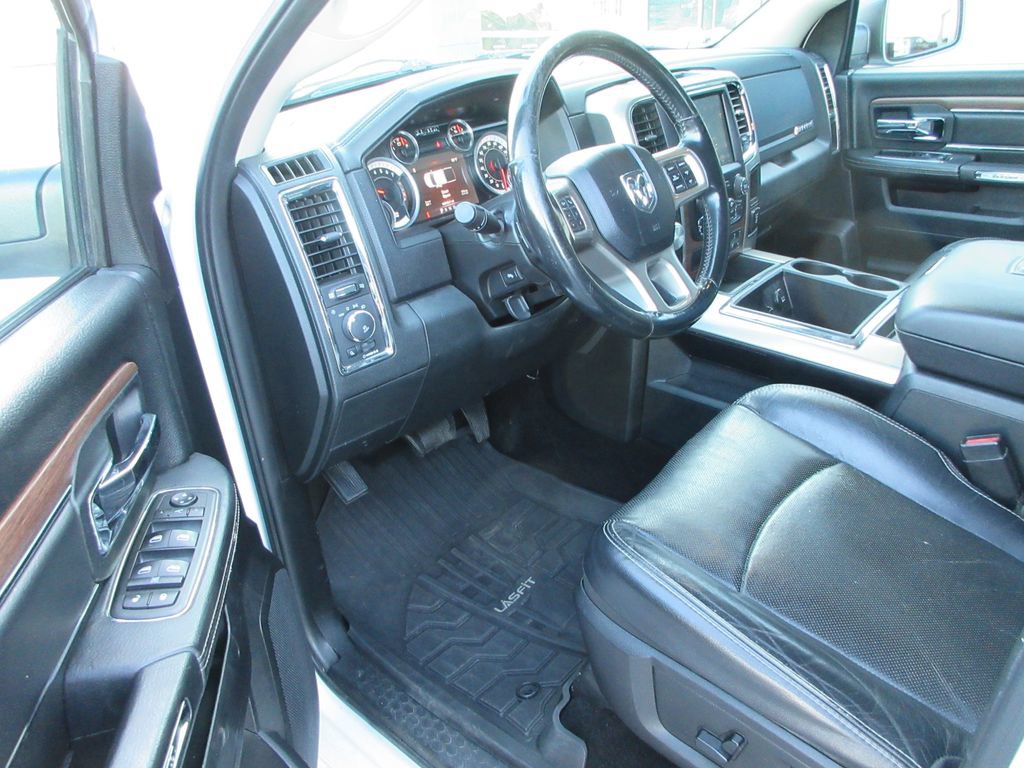 Used 2015 RAM 1500 Laramie w/ Convenience Group AWD/4WD image 16