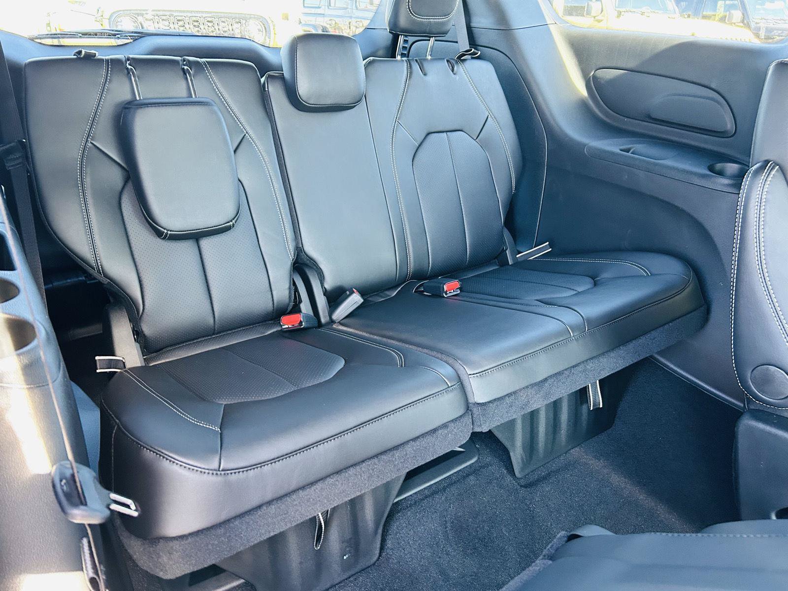 New 2026 Chrysler Voyager LX FWD image 31