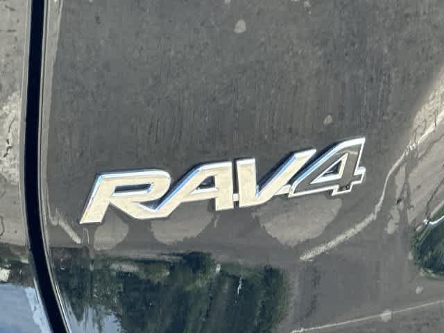 Used 2023 Toyota RAV4 LE AWD/4WD image 17