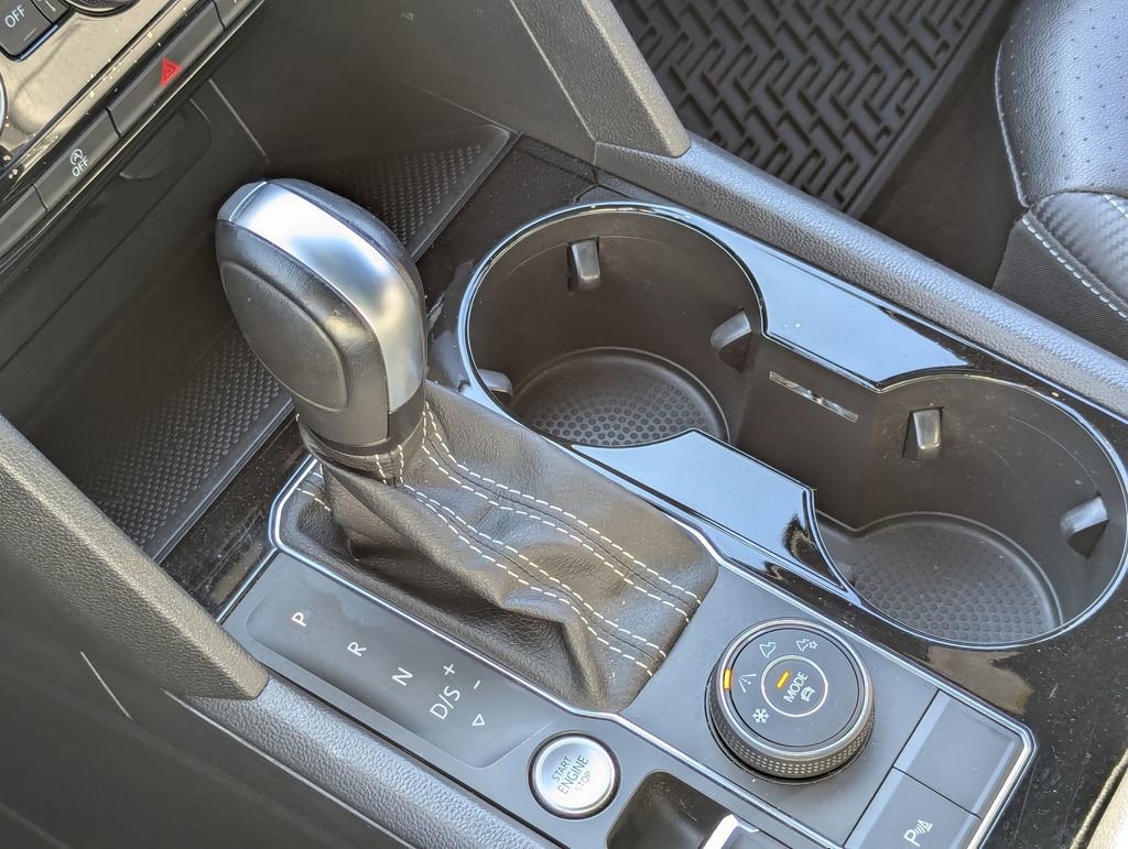 Certified 2022 Volkswagen Atlas Cross Sport SEL R-Line image 16