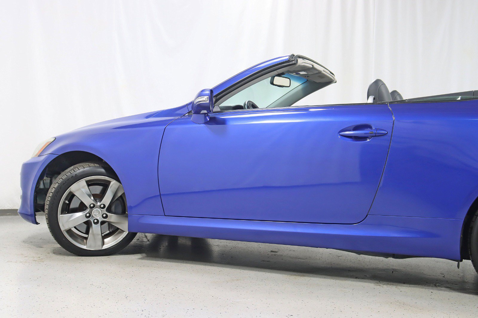 Used 2010 Lexus IS 350C w/ Luxury Pkg RWD image 12