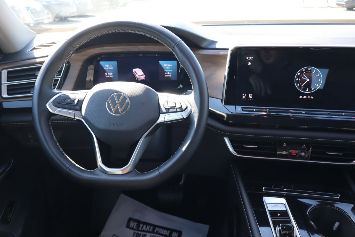 Used 2025 Volkswagen Atlas SE w/ Panoramic Sunroof Package AWD/4WD image 10
