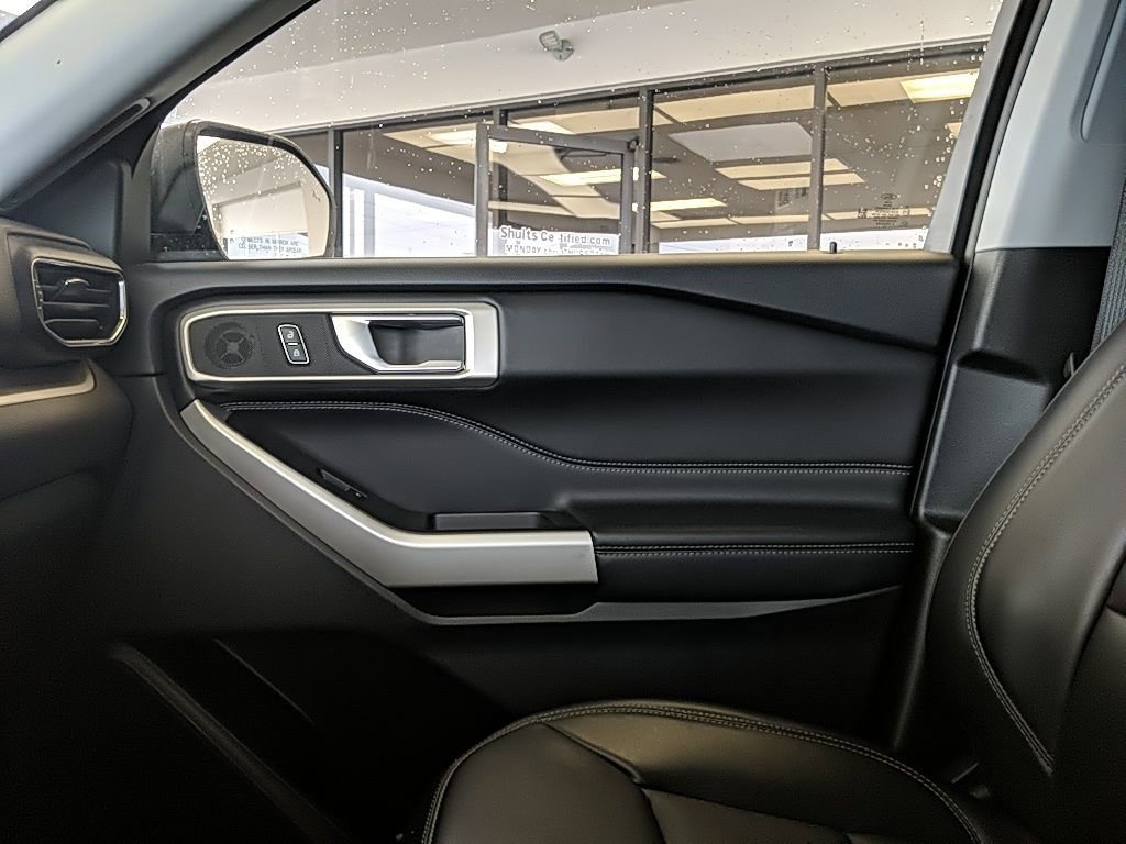 Used 2023 Ford Explorer XLT w/ Equipment Group 202A image 24