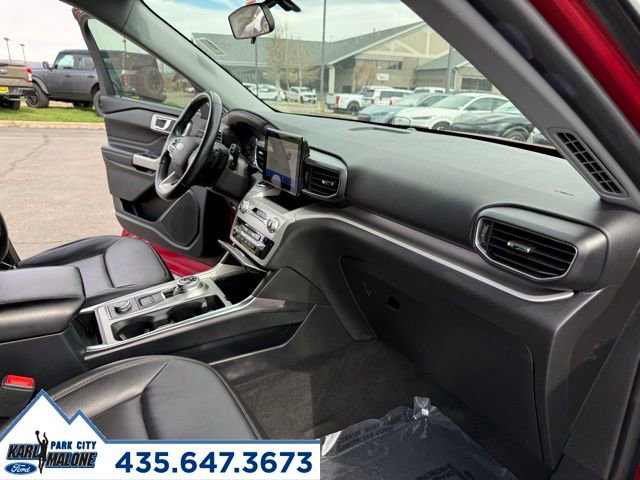 Used 2020 Ford Explorer XLT w/ Equipment Group 202A AWD/4WD image 39