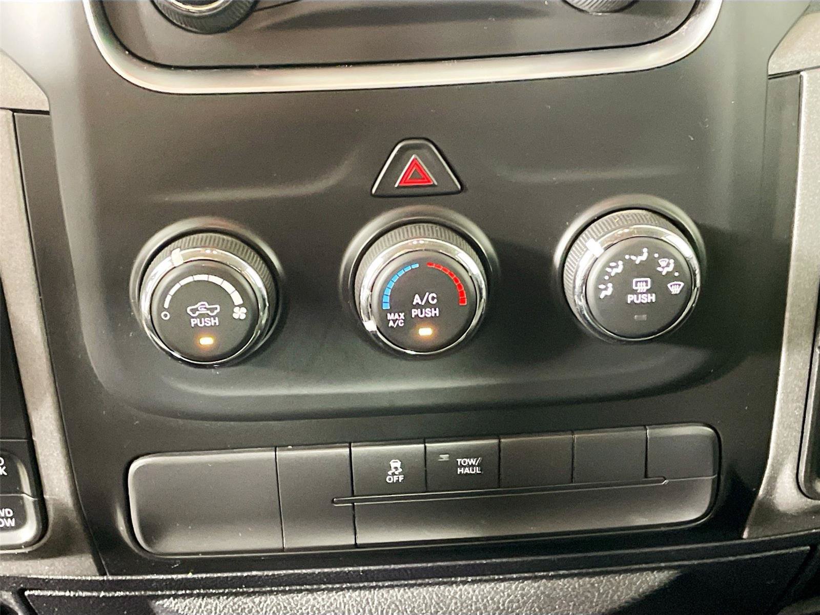 Used 2017 RAM 1500 Express AWD/4WD image 9