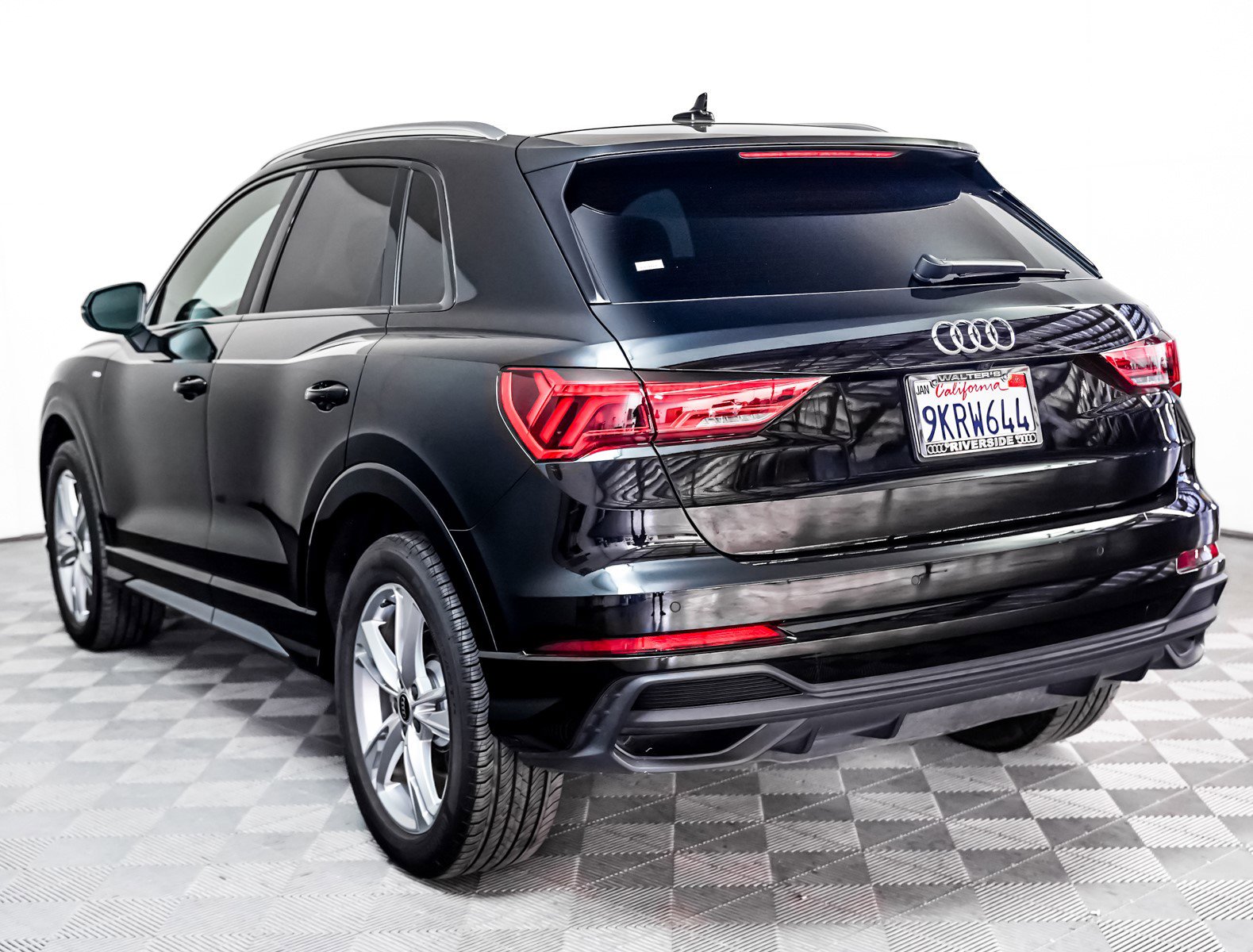 Used 2024 Audi Q3 2.0T Premium image 2