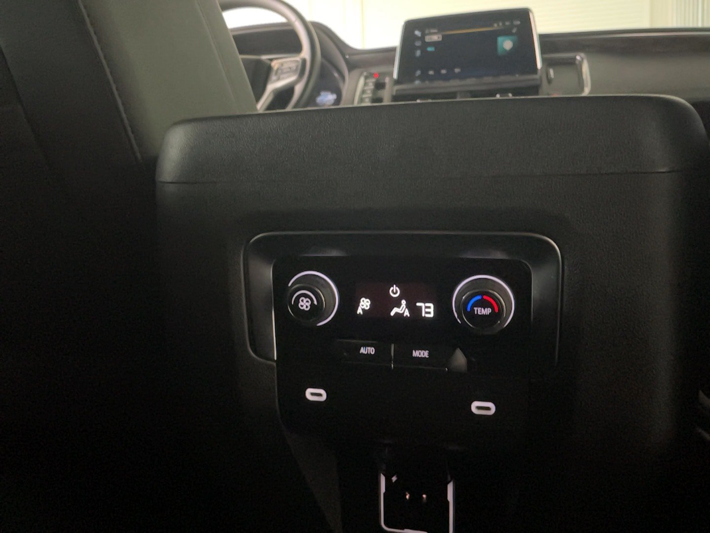 Used 2024 Chevrolet Suburban LT AWD/4WD image 17
