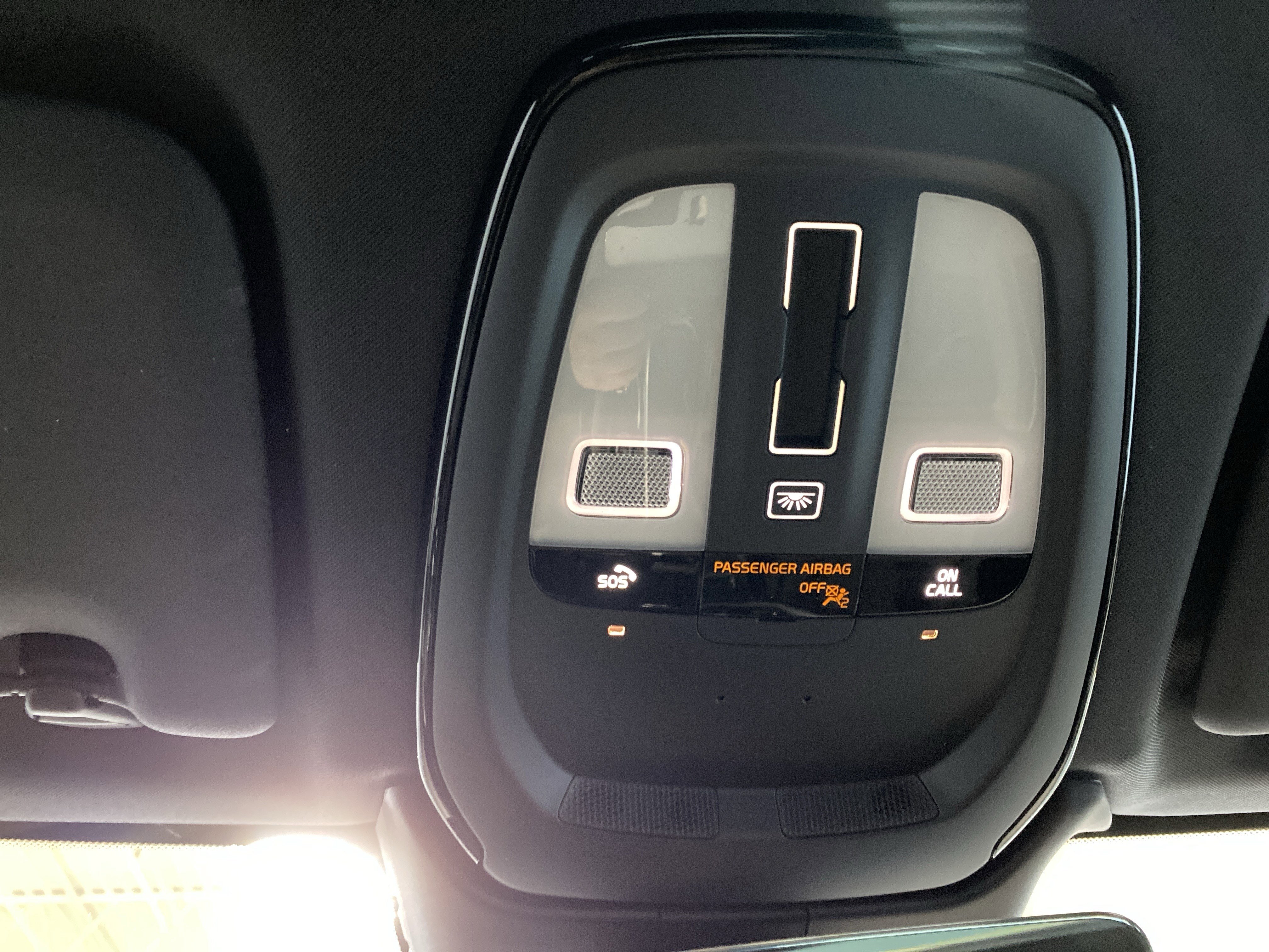 Used 2022 Volvo XC60 B5 R-Design image 23