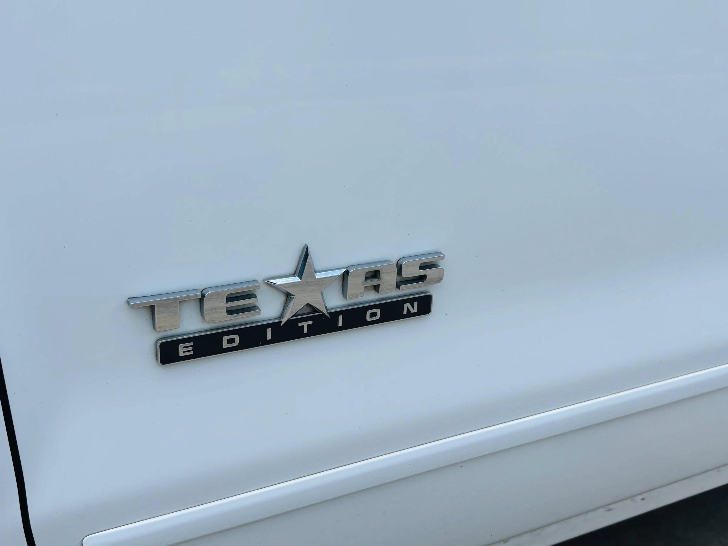 Used 2018 Chevrolet Silverado 1500 LT w/ LT Eassist Package RWD image 10