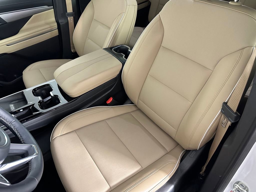Used 2025 Buick Enclave Preferred w/ Power Package AWD/4WD image 26