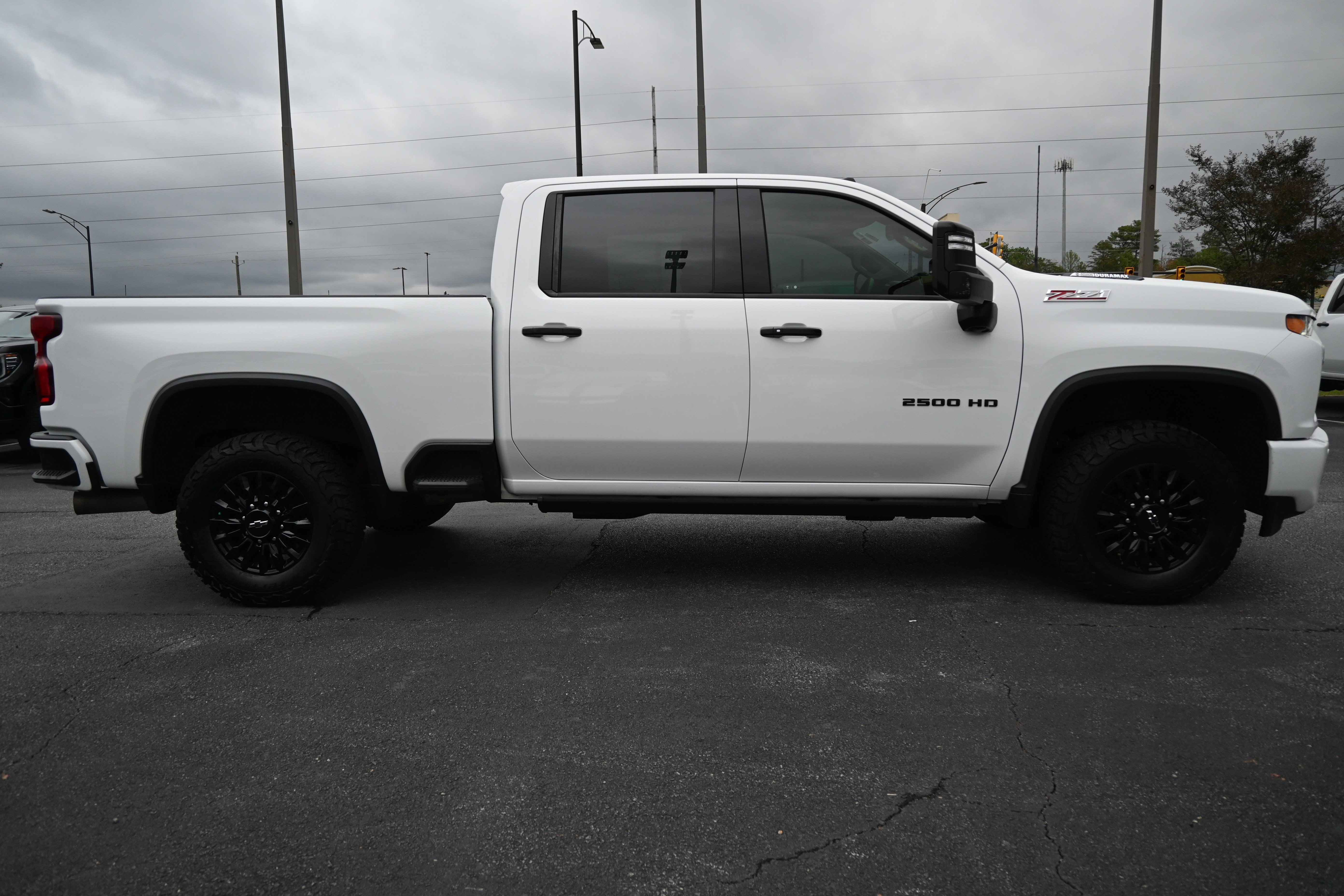 Used 2023 Chevrolet Silverado 2500 LTZ w/ LTZ Plus Package image 11