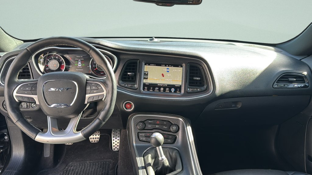 Used 2015 Dodge Challenger SRT RWD image 21