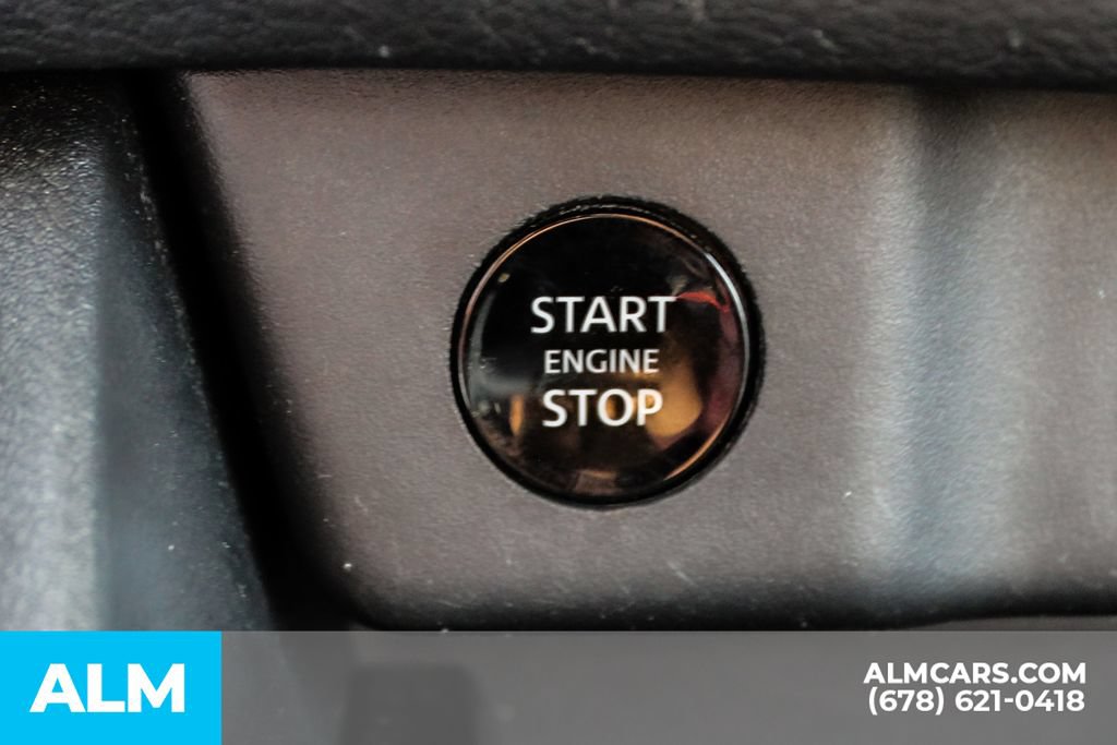 Used 2025 Nissan Rogue SV FWD image 27
