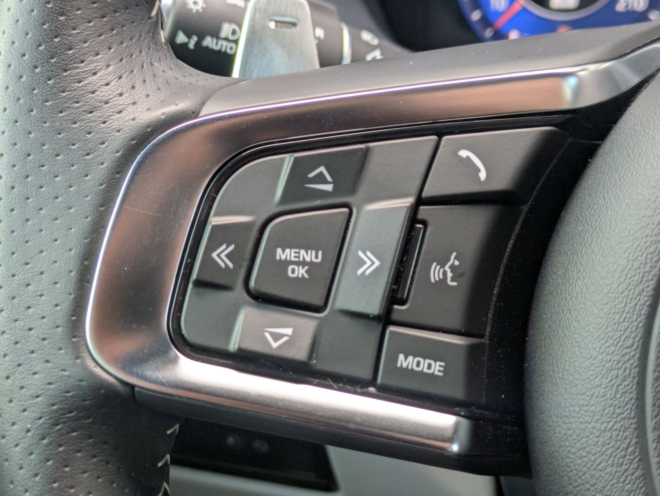 Used 2020 Jaguar F-PACE SVR image 17