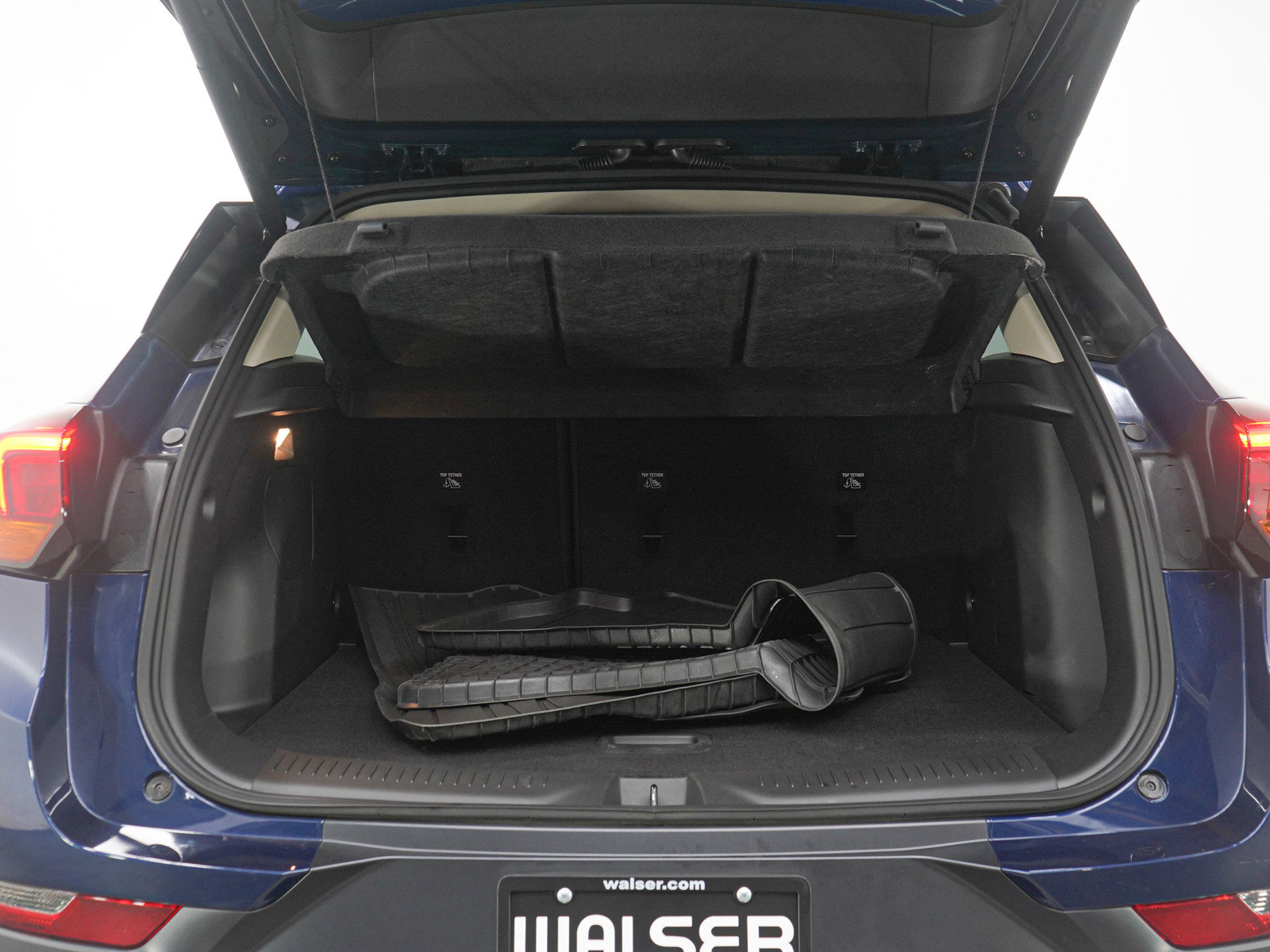 Used 2023 Buick Encore GX Essence w/ Experience Buick Package image 17