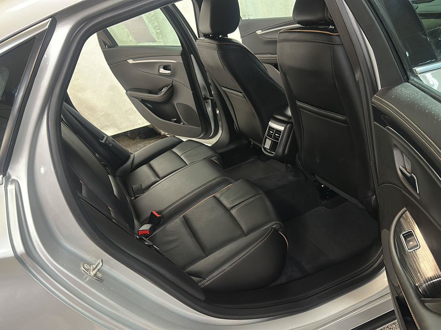 Used 2018 Chevrolet Impala Premier FWD image 27