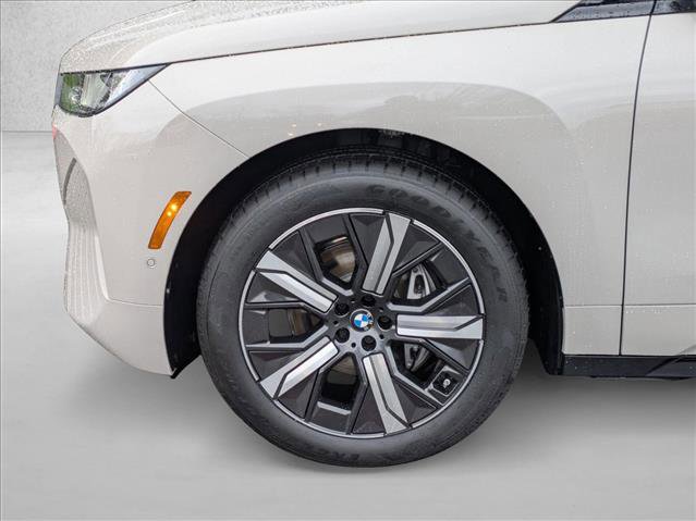 New 2026 BMW iX xDrive45 image 10