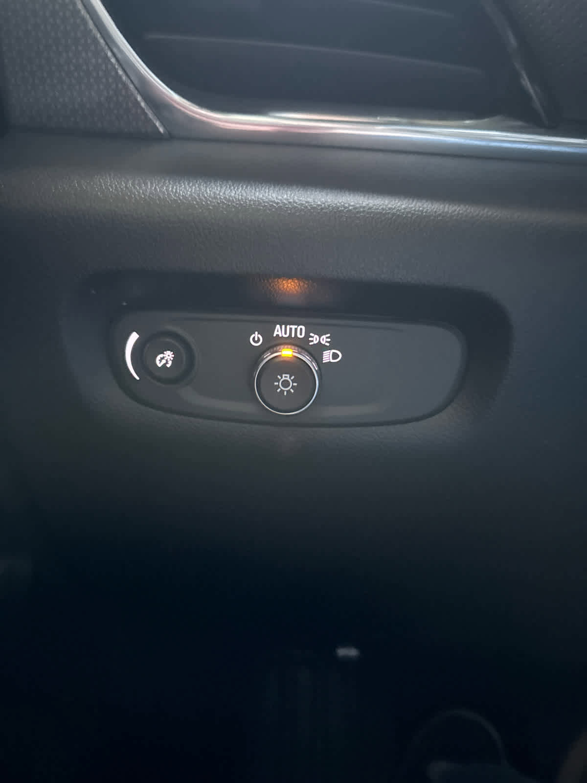 Certified 2023 Chevrolet Traverse Premier image 24