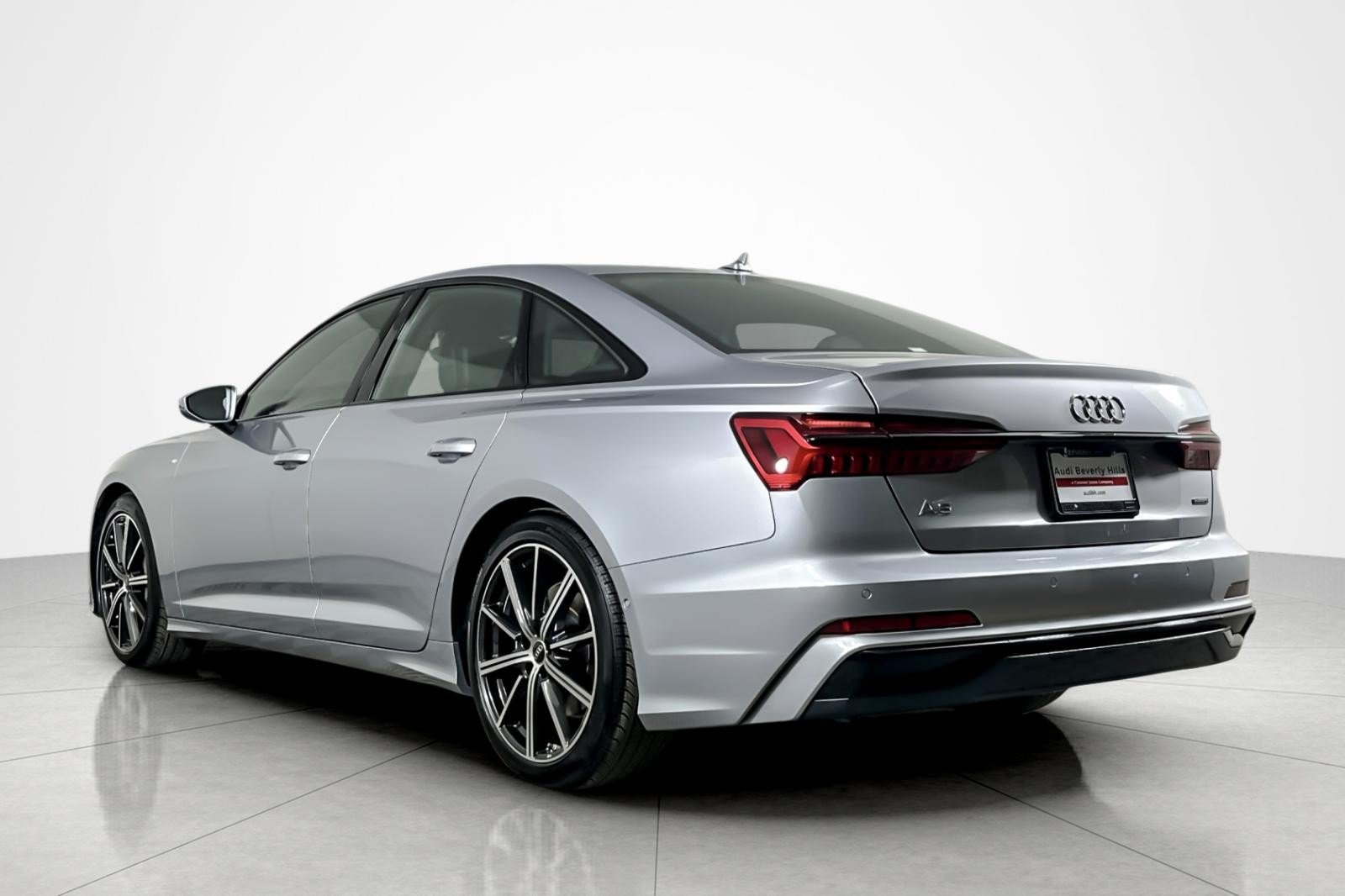Used 2025 Audi A6 Premium Plus w/ Premium Plus Package AWD/4WD image 3