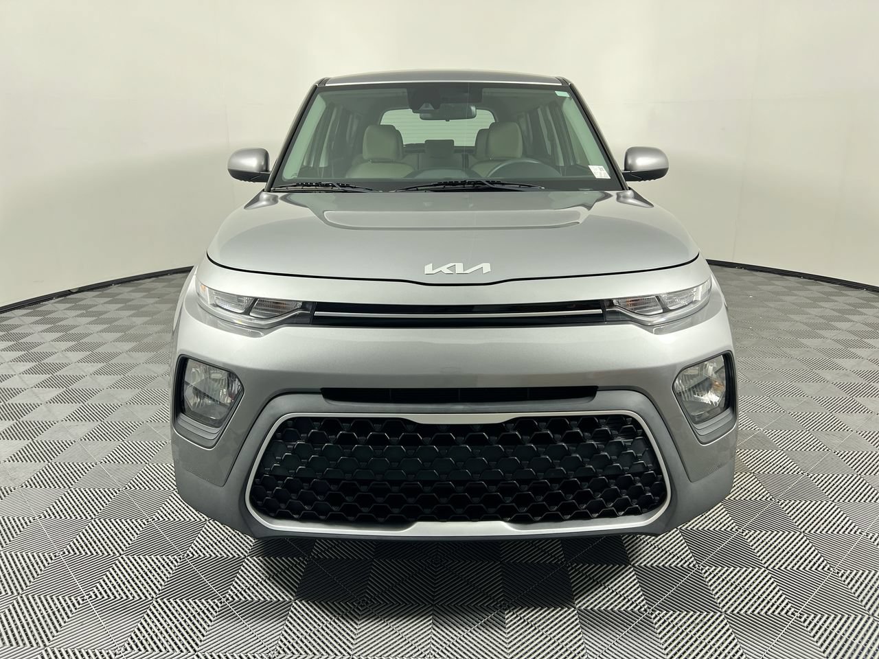 Used 2023 Kia Soul LX w/ LX Technology Package FWD image 9