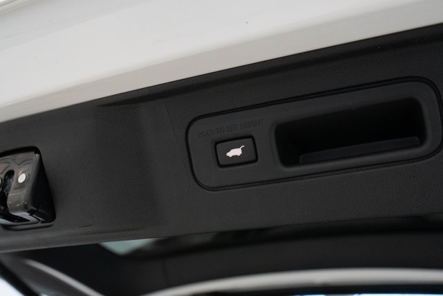 Used 2025 Honda Pilot EX-L image 13