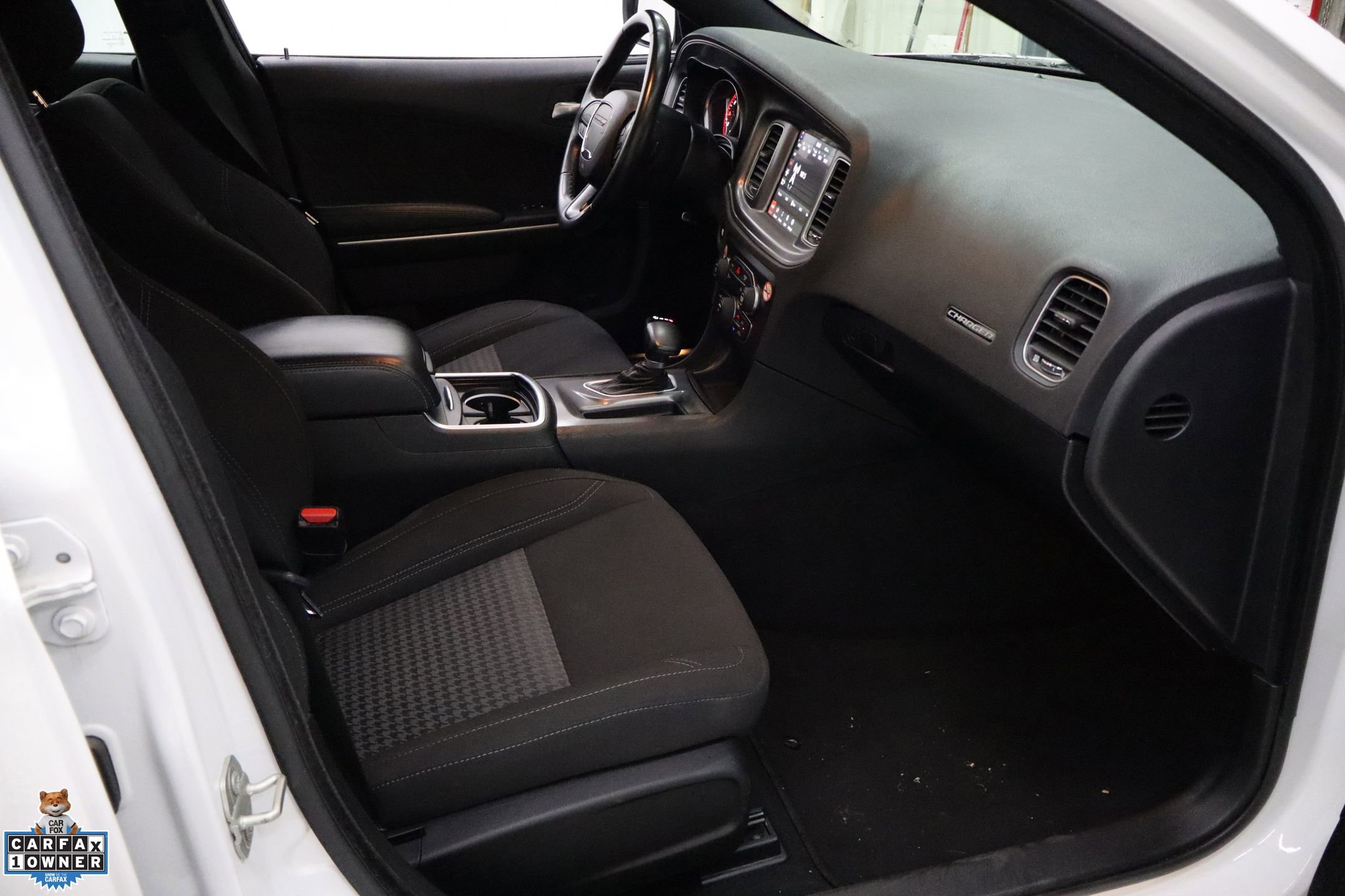 Used 2023 Dodge Charger SXT image 28