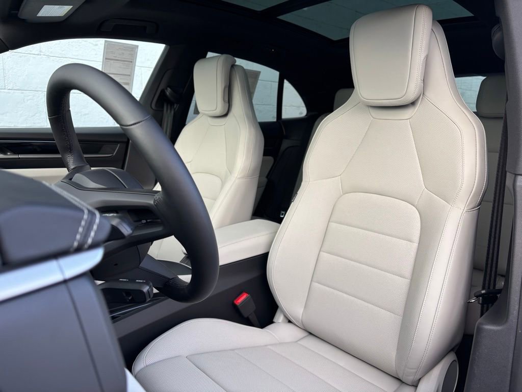 New 2025 Porsche Macan 4S Electric image 5