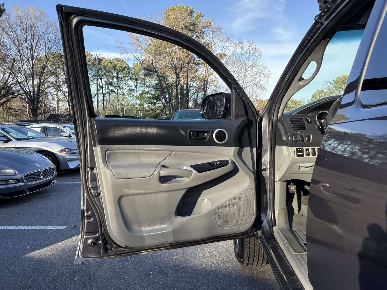 Used 2015 Toyota Tacoma 4x4 Access Cab image 18