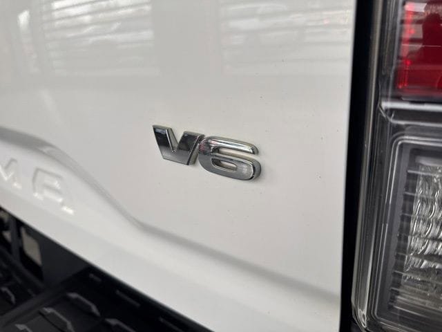 Used 2022 Toyota Tacoma TRD Off-Road w/ Technology Package AWD/4WD image 19