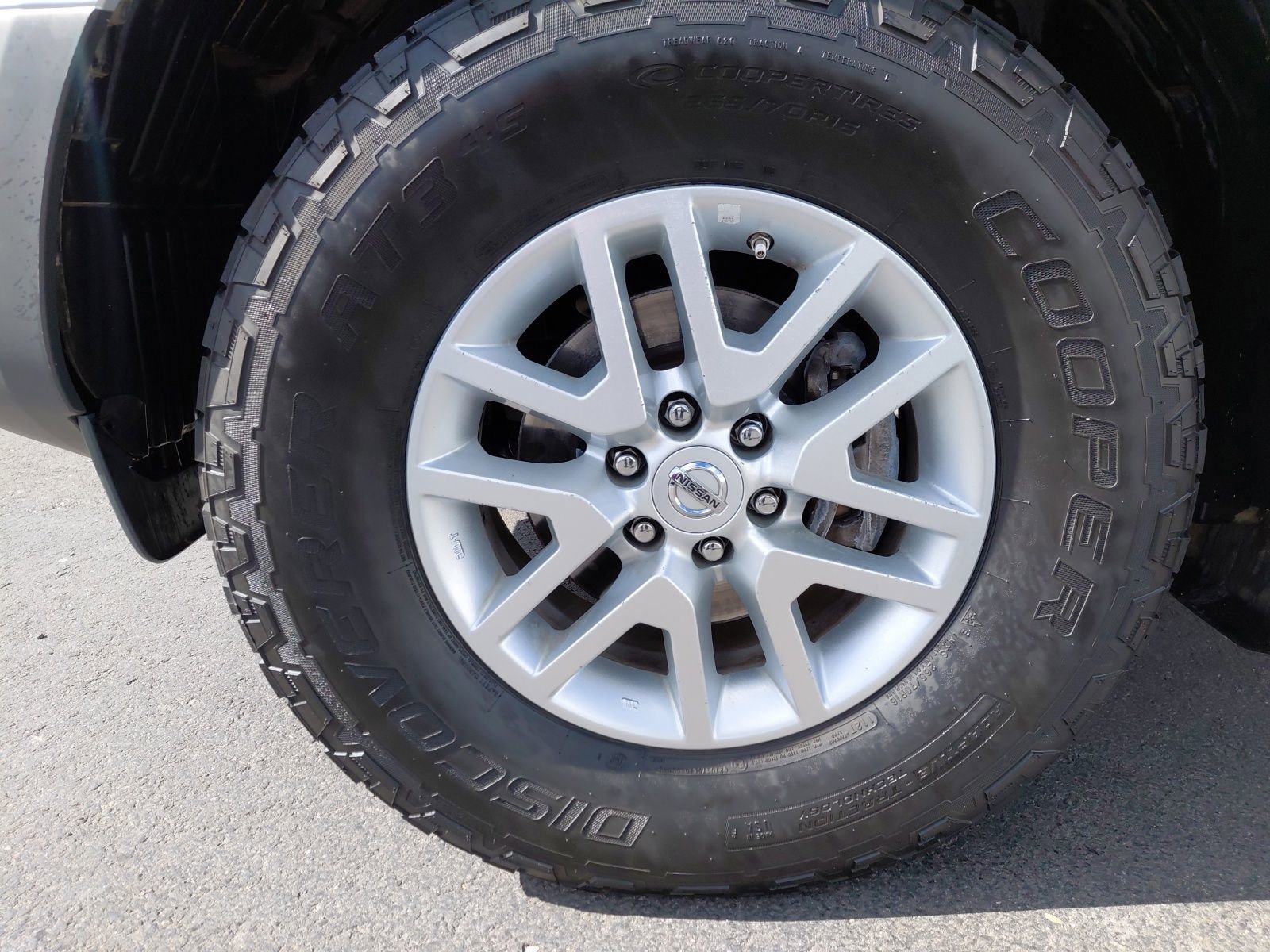 Used 2018 Nissan Frontier SV image 11