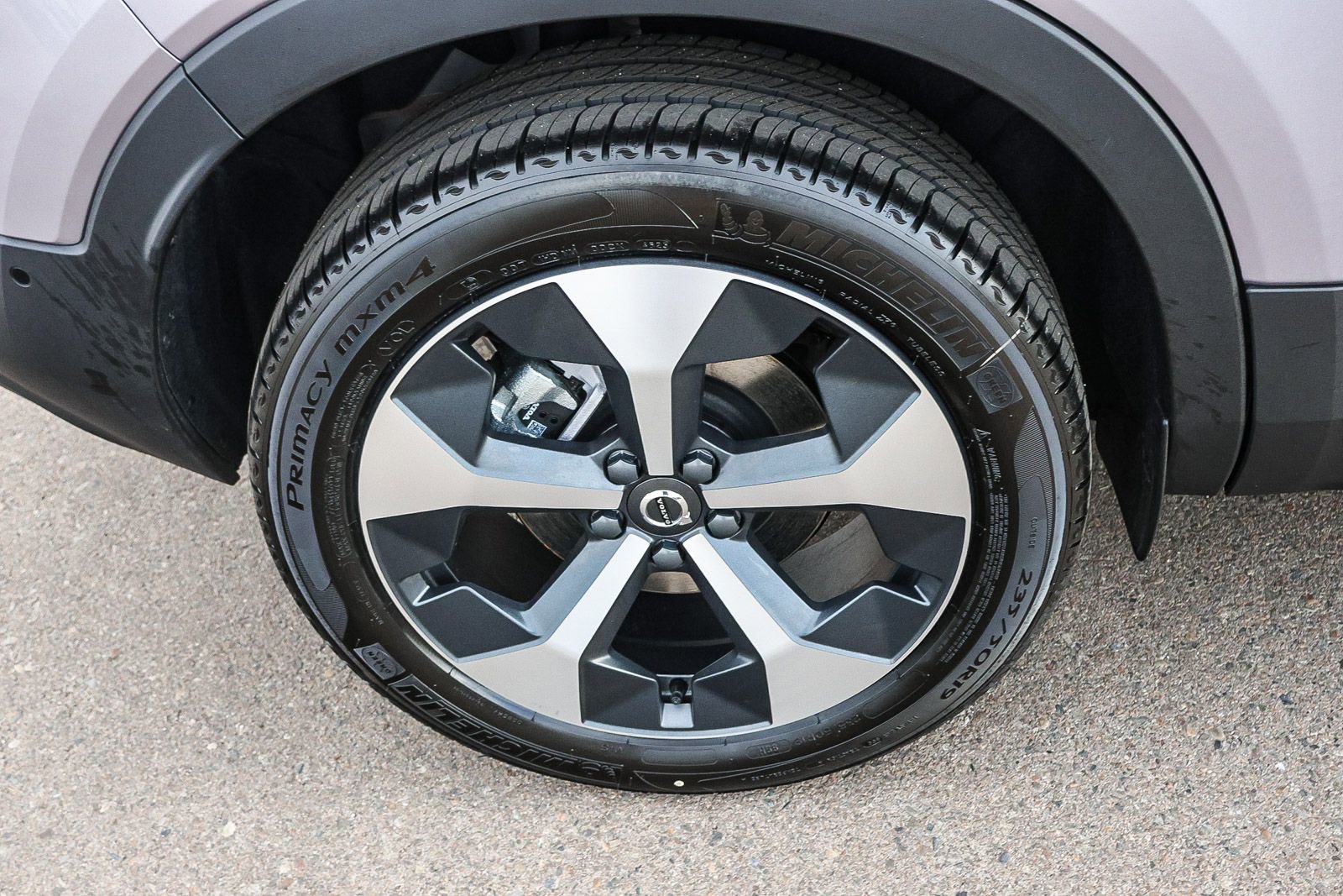 New 2026 Volvo XC40 B5 Plus w/ Climate Package AWD/4WD image 13